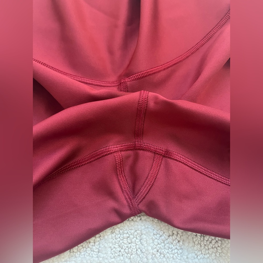 Alo Yoga High Waist Airlift Leggings Cranberry
Size XS Extra Small - Picture 5 of 6